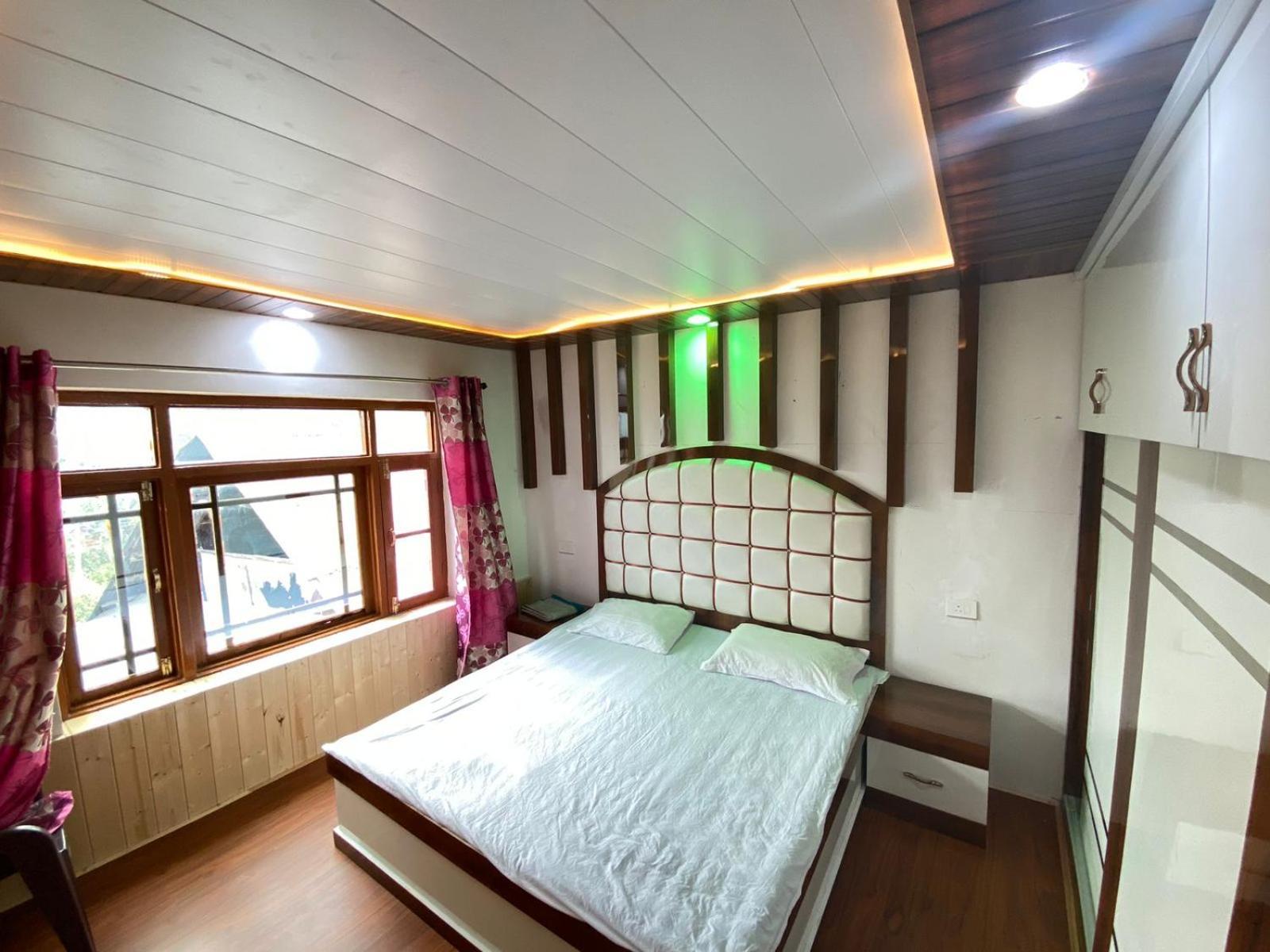 Sheen Homestay Gulmarg Exterior foto